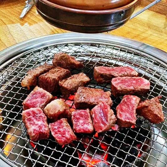 3월8일 토요일은밥이좋아에서 소개한 홍천 오션월드 홍천한우사랑말식당 의 최고 한우구이 차돌박이 맛집
