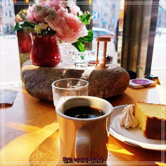 생방송오늘저녁 특집: 커피한잔할래요 10가지 원두 오마카세 카페 커피숍 소개 코너에서 추천하는 망원 마포 피피커피 의 핸드드립커피과 라떼 융드립커피 맛집